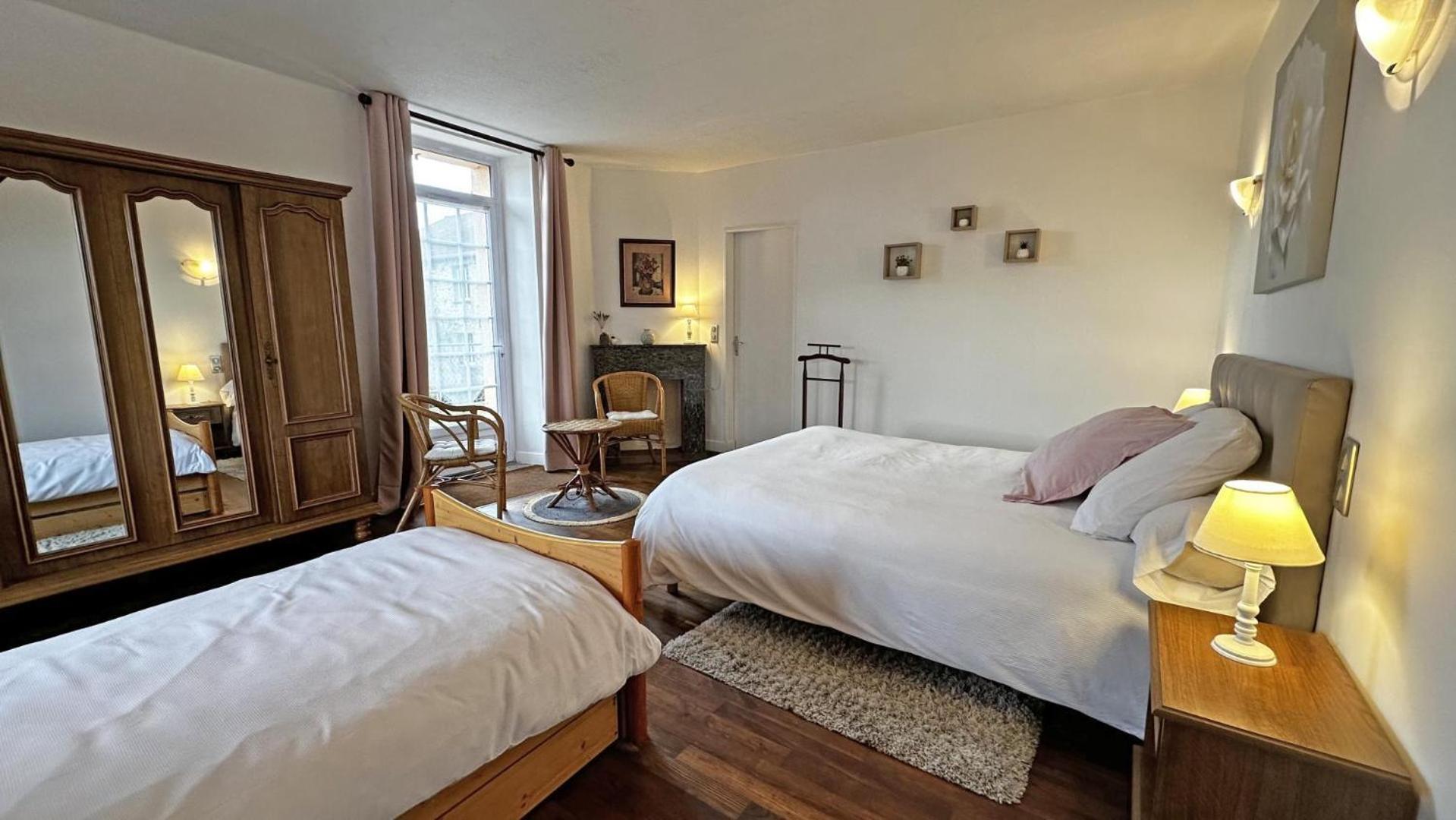 Chez Doussaud Bed and Breakfast Bessines-sur-Gartempe Eksteriør billede